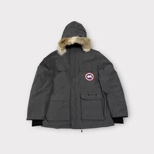 Canada Goose Expedition Parka Graphite Gray Fusion XL Arctic Program Fur Hood